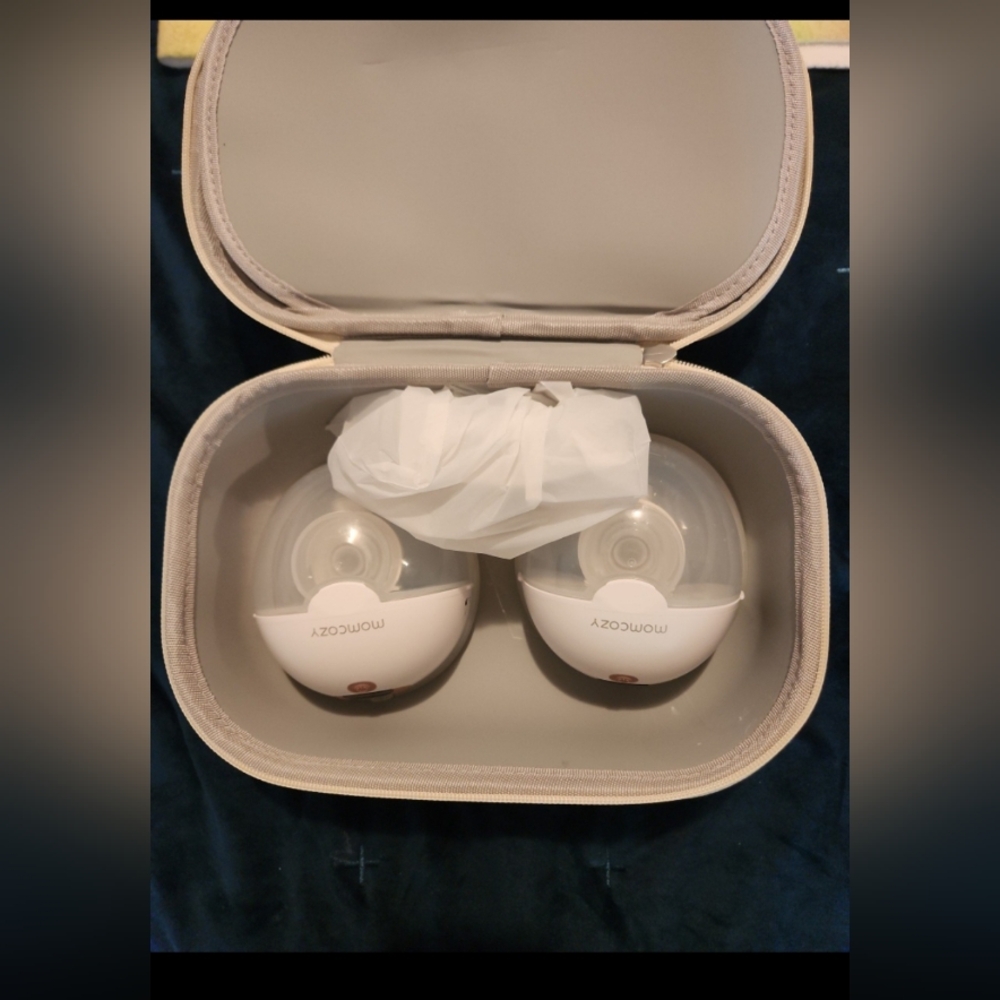 Momcozy breast pump